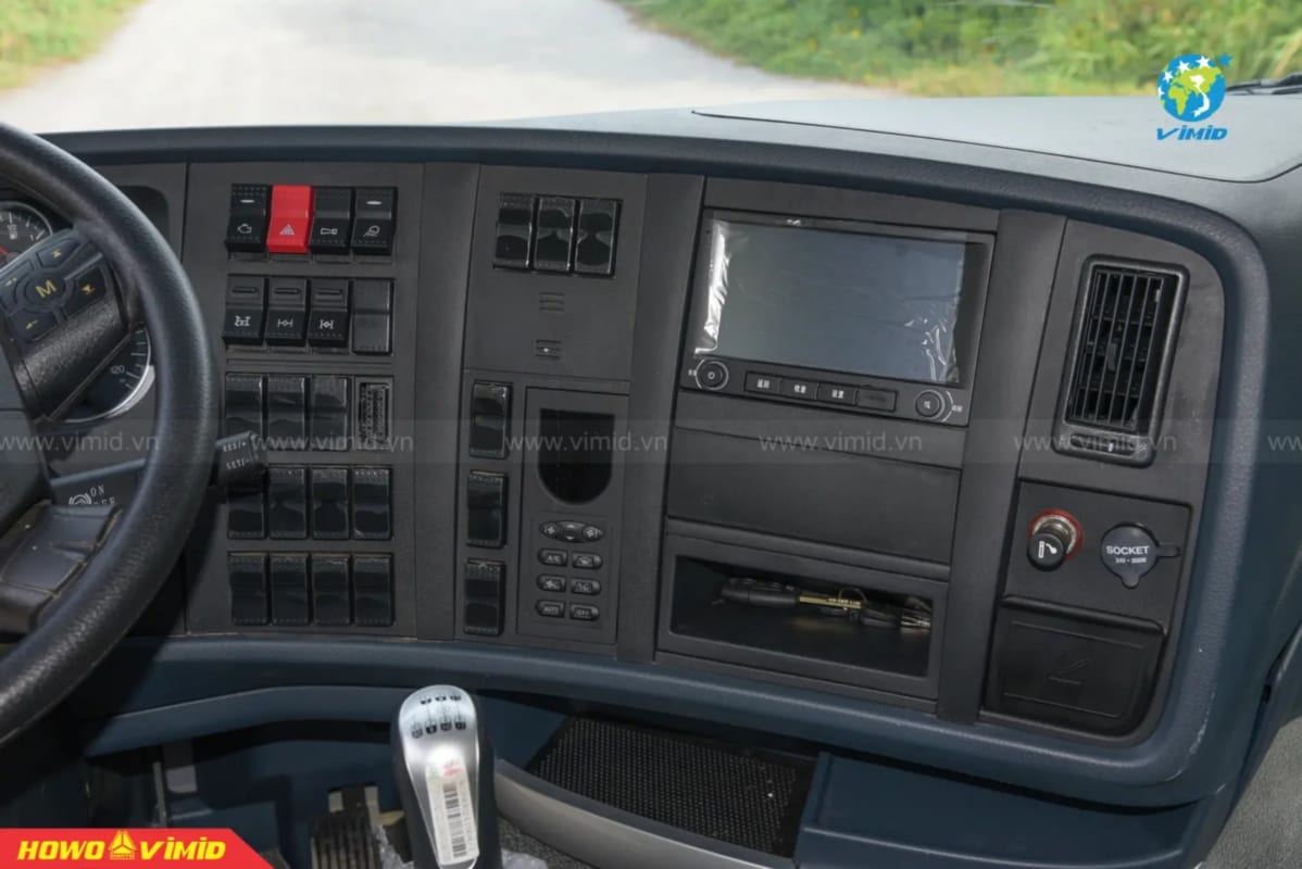 ĐẦU KÉO T7H 420 CẦU LÁP